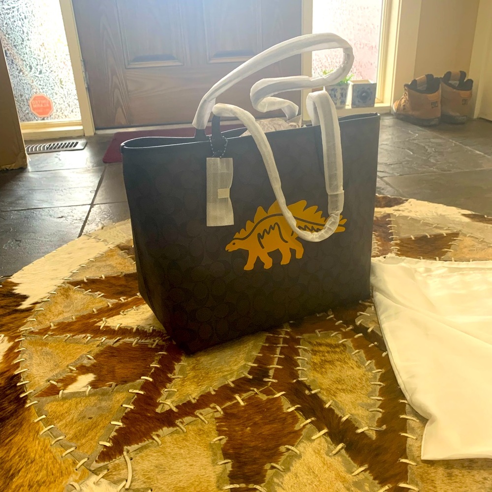 COACH - “AUTHENTIC” Steggy Tote NWOT